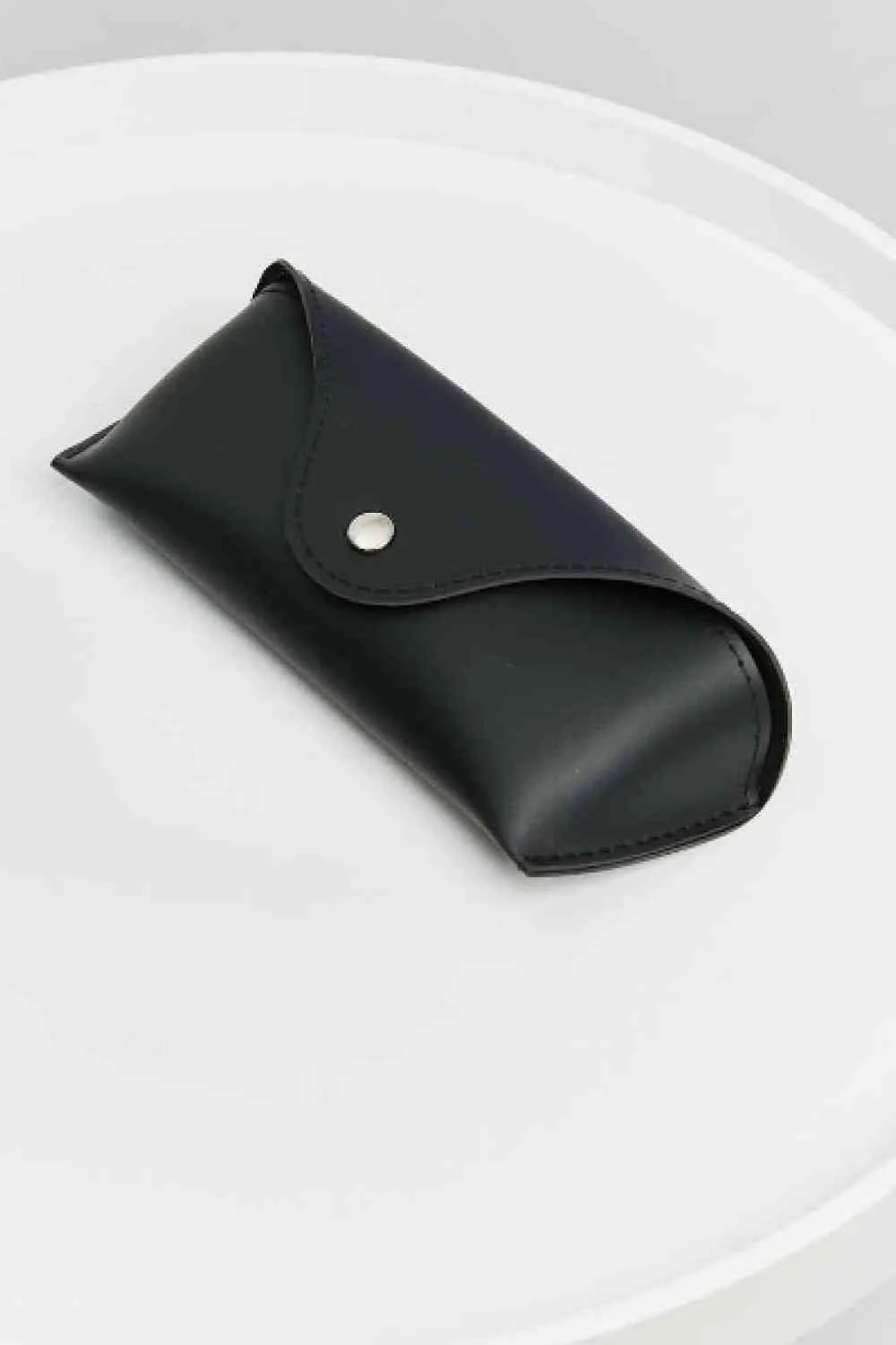 Chic Cat-Eye Sunglasses Collection with UV400 Protection and Travel Case