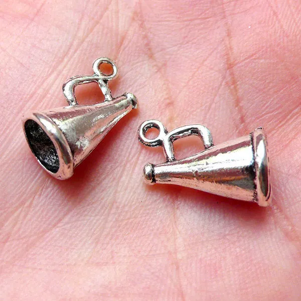 CLEARANCE 3D Megaphone Charm Speaking Trumpet Bullhorn Blowhorn Loud Hailer (7pcs / 16mm x 10mm / Tibetan Silver) Cheerleader Charm Bracelet CHM1015