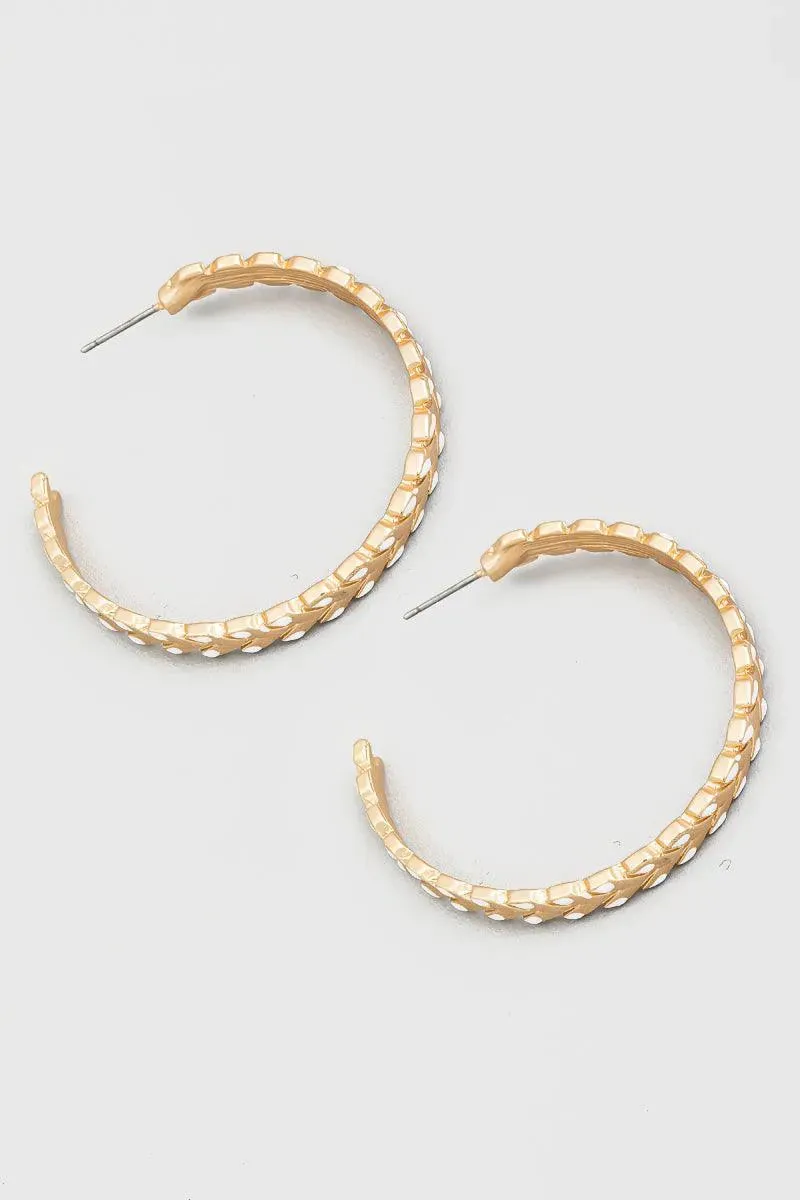 Coated Leaf Accent Metallic Chevron Hoop Earrings