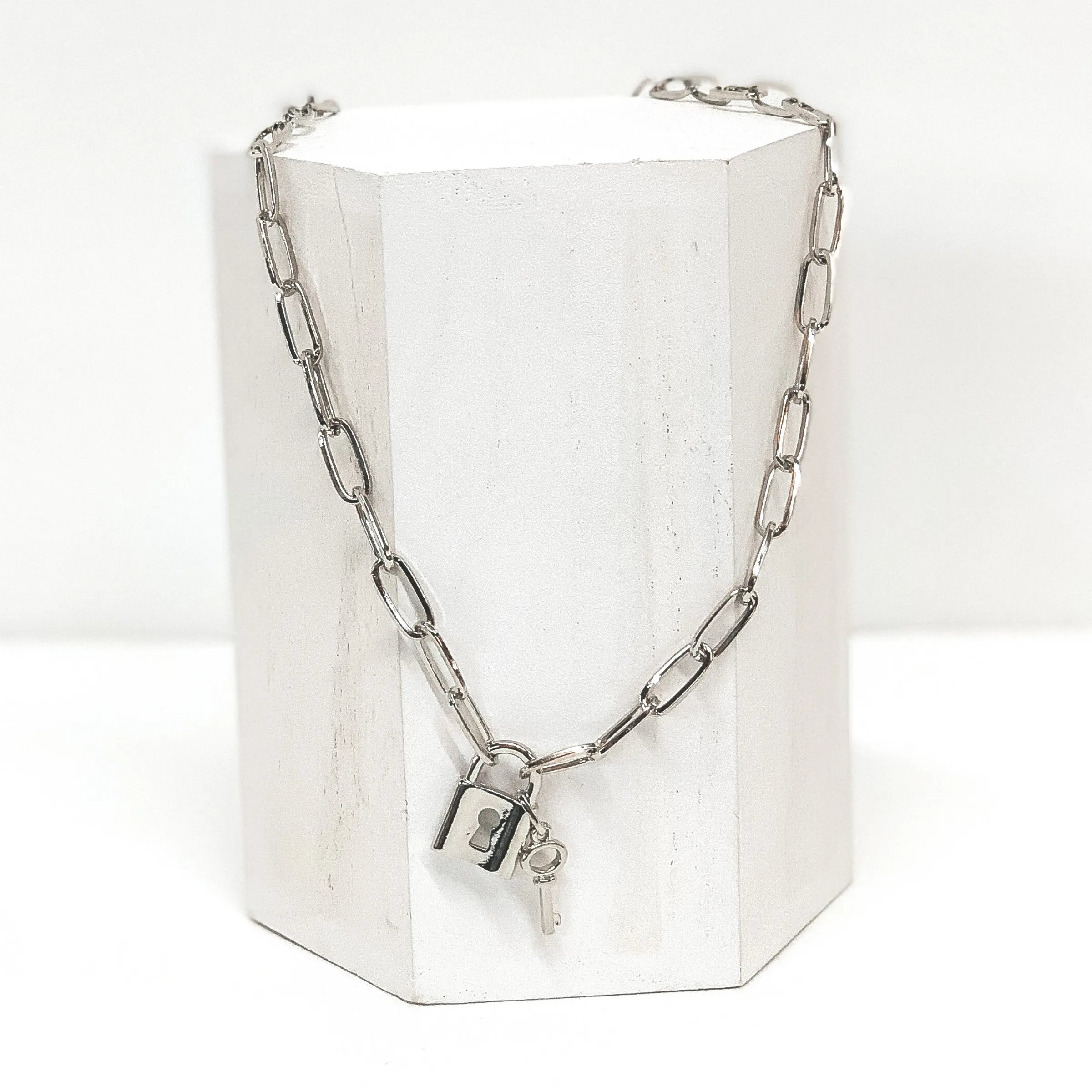 Oval Chain Link Necklace with Lock and Key Pendant in Silver