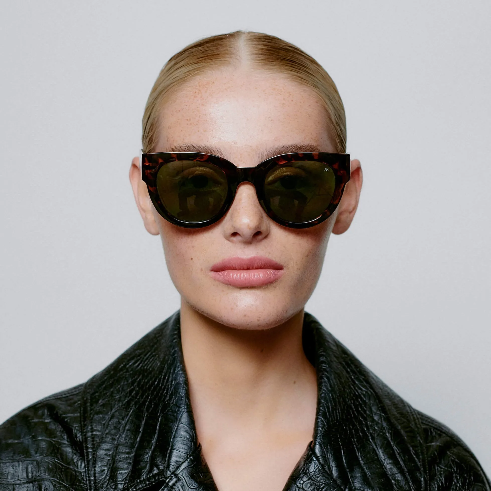 Sunglasses Round Lilly in Demi Tortoise