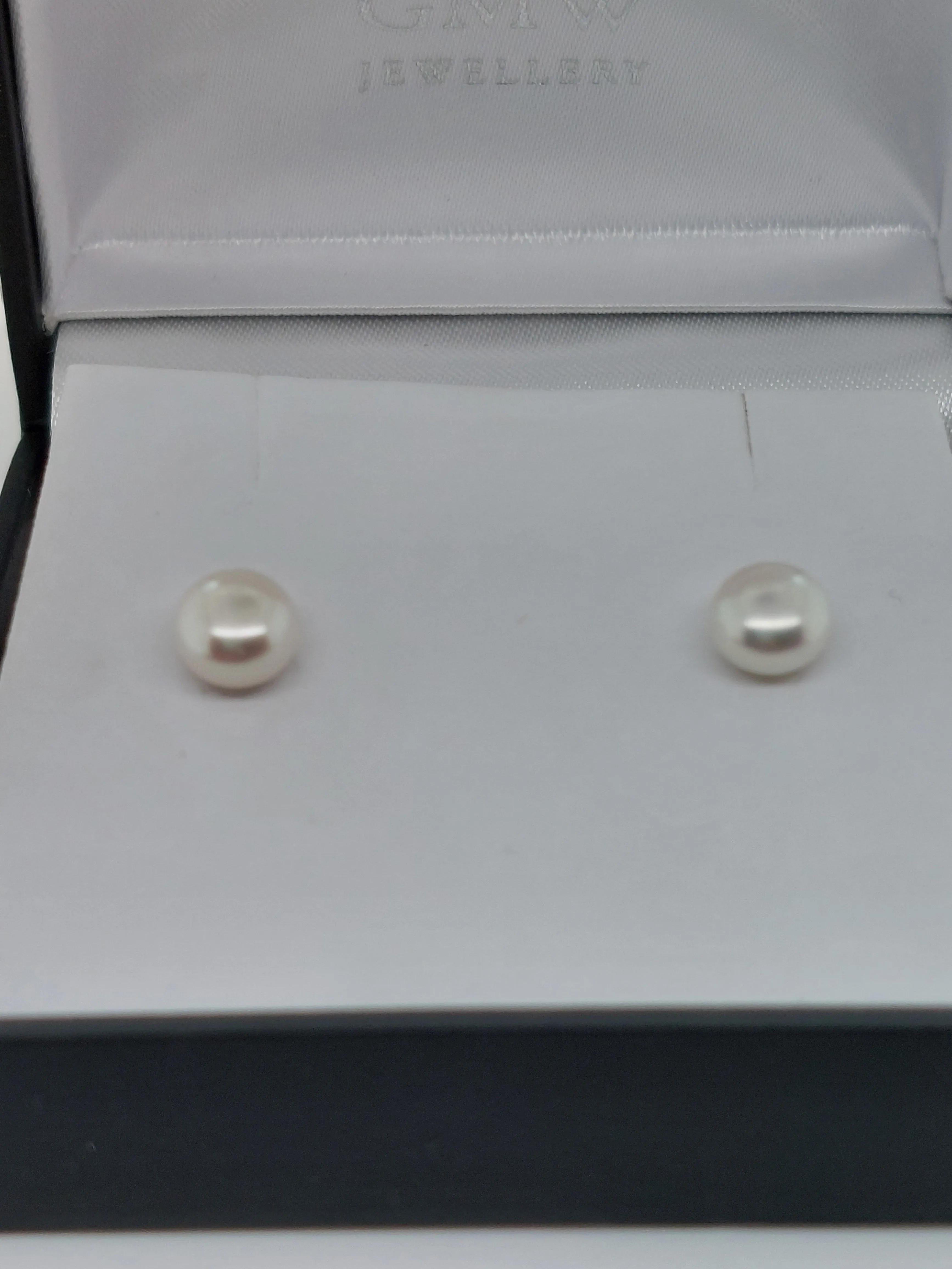 White Button Studs - 6mm